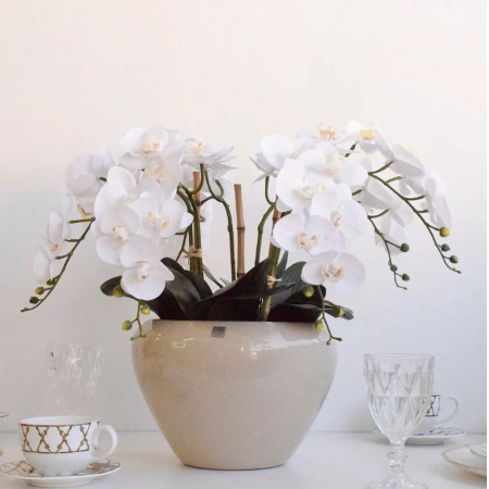 180_arranjo_com_seis_orquideas_toque_real_no_vaso_vitoria_2295_1_1bff51e0cfbd089317108d465583f911.jpeg Arranjo com Seis Orquideas Brancas Artificiais Toque Real no Vaso Vitoria Off White