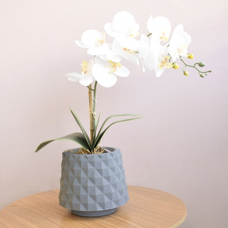 Arranjo de Orquídea Artificial Branca no Vaso Recôncavo Cinza | Distribuidor Das Flores