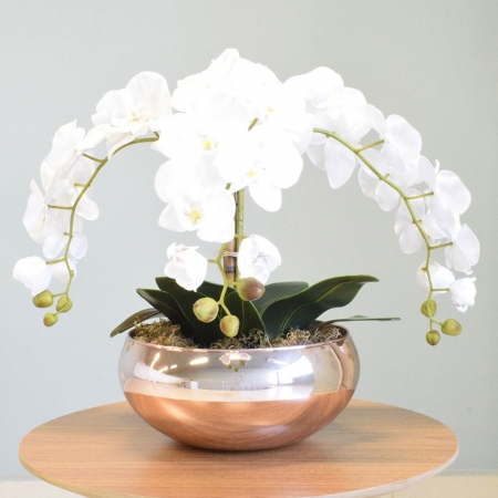 180_arranjo_tres_orquideas_artificiais_no_vaso_rose_gold_formosinha_1869_1_4cb84745d84d0b4a8e82489d743668d2.jpg Arranjo Três Orquídeas Artificiais no Vaso Rose Gold |Distribuidor Das Flores
