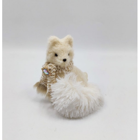 180_raposa_de_pelucia_off_white_sentada_com_cachecol_e_broche_18cm_natal_encantado_2561_1_0cf450303f6cca0e19a4621d46cfd5ef.jpg Raposa de Pelúcia Off-white Sentada com Cachecol e Broche - 18cm | Natal Encantado